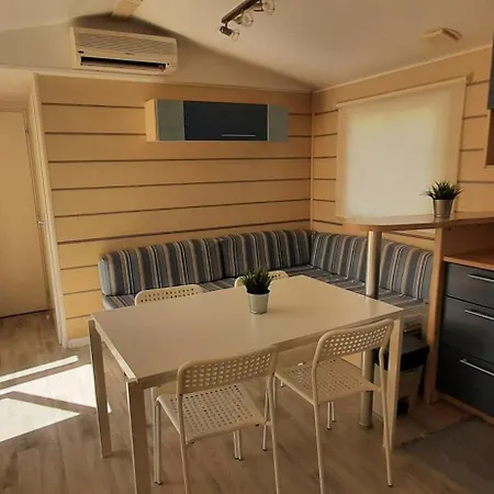 Kamp alanı 2xz Ou 327 *