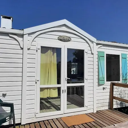 2xz Ou 327 مكان تخييم Burinhosa